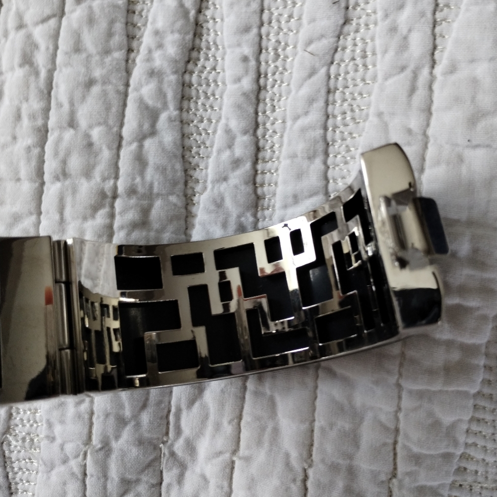 Chunky Rhinestone Bracelet - Picture 6 of 8
